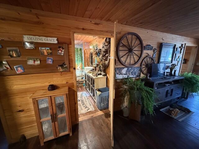 501 S Woodlawn Avenue