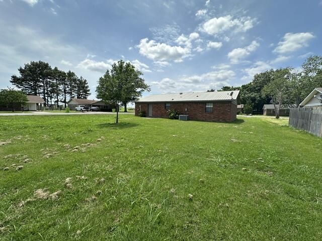 1221 Fairview