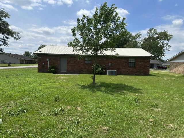 1221 Fairview